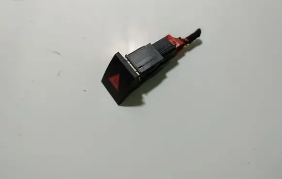 Skoda Fabia Mk2 (5J) Hazard light switch 5J0953235