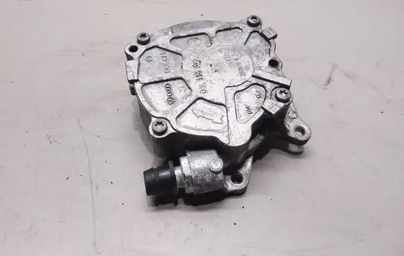 Volkswagen PASSAT B6 Vacuum pump 03L145100