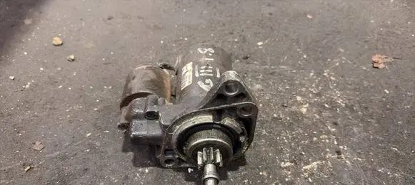 Volkswagen Golf III Starter motor 671569