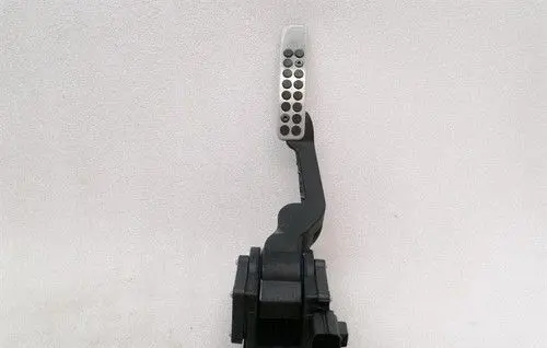 Aston Martin DB11 Accelerator throttle pedal FD439F836AA