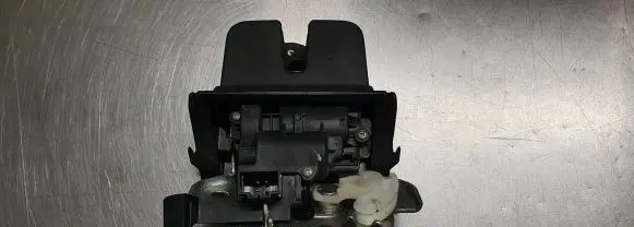 Skoda Superb B6 (3T) Tailgate/trunk/boot lock/catch/latch 3T9827520