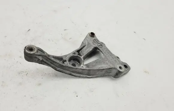 Citroen Berlingo Generator/alternator bracket V758078190