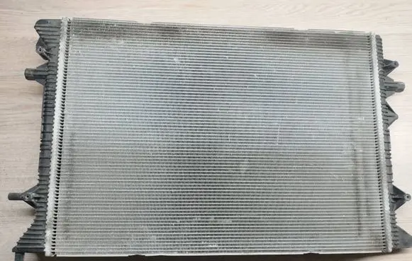 Volkswagen Caddy Coolant radiator 5K0121251Q 002207 M0118F2