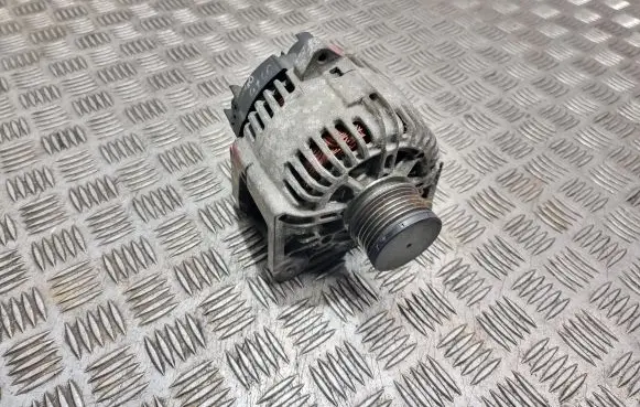 Nissan Almera N16 Generator/alternator 8200386806 105111981