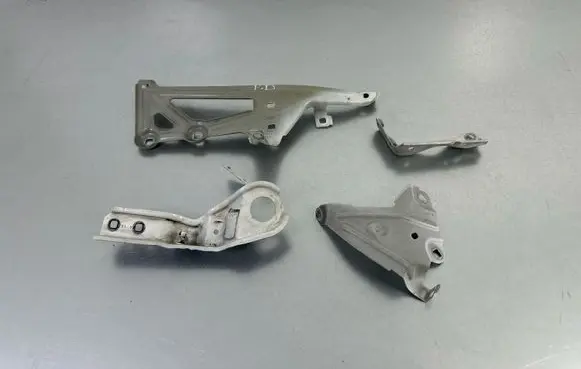 BMW X1 F48 F49 Fender mounting bracket 7351516