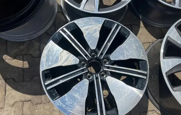 Mercedes-Benz EQA R18 alloy rim 