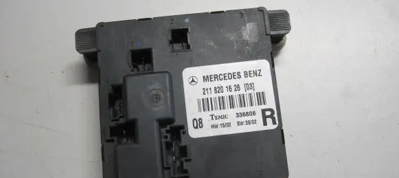Mercedes-Benz E W211 Door control unit/module 2118201626