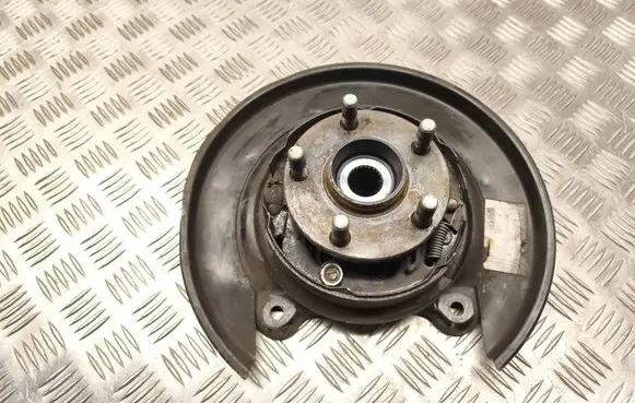 Subaru Legacy Rear wheel hub 