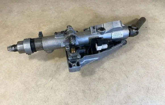 Steering wheel axle set