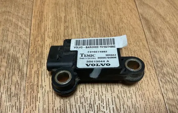 Volvo S40, V40 Airbag deployment crash/impact sensor 30613044A F010274882 00000794MM
