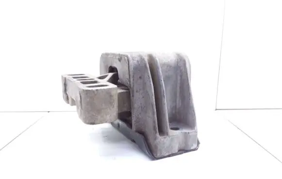 Volkswagen Golf IV Engine mount bracket 1J0199555
