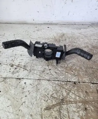 Volkswagen Fox Wiper turn signal indicator stalk/switch 5Z0953513A 01472010