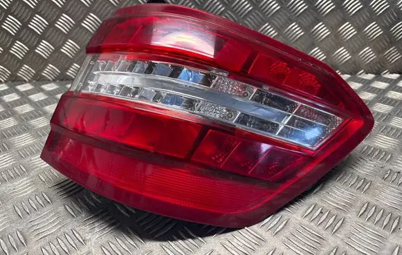 Mercedes-Benz E W212 Rear/tail lights A2128204064