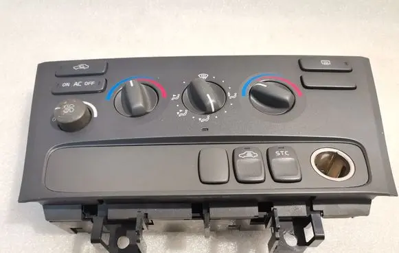 Volvo S60 Climate control unit 8682928