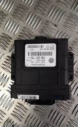 Volkswagen Touareg I Gearbox control unit/module 09d927750be
