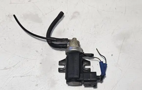 Volkswagen II LT Turbo solenoid valve 1J0906627A