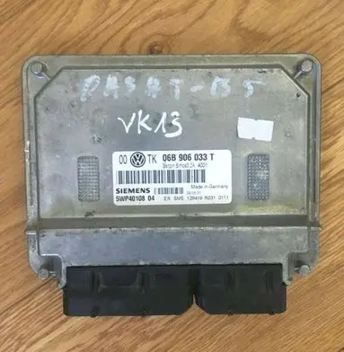 Volkswagen PASSAT B5 Engine control unit/module 06B906033T 5WP4010804