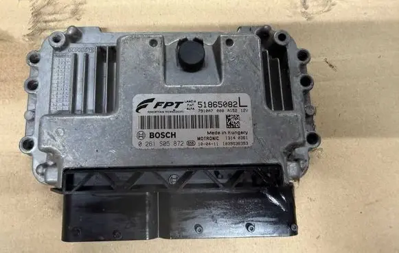 Fiat Bravo Engine control unit/module ECU 51865082 0261S05872
