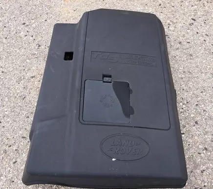 Engine cover (trim)