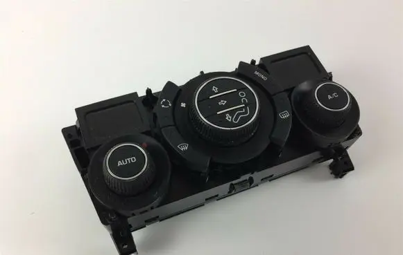Peugeot 308 Climate control unit 96718462XT Z1704