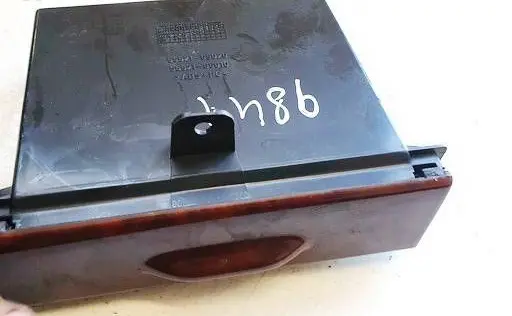 Toyota Avensis T220 Car ashtray 5552105020