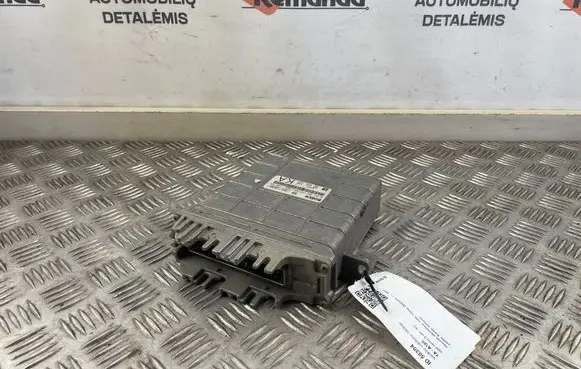 Opel Vectra B Engine control unit/module 90464735 0281001335