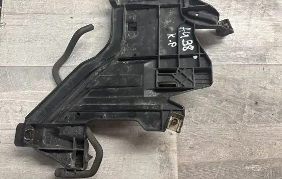 Audi A4 S4 B8 8K Headlight/headlamp mounting bracket 1301073033