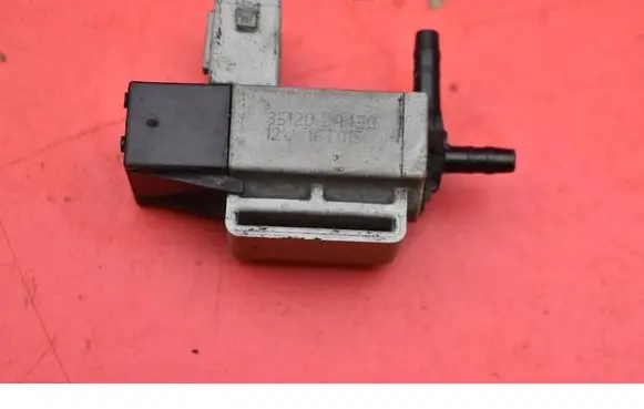 Hyundai i30 Vacuum valve 85120-2A450