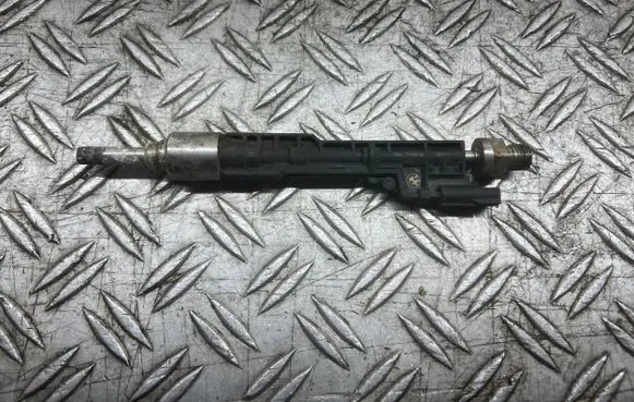 BMW 6 F06 Gran coupe Fuel injector