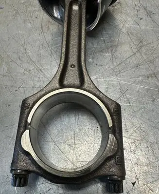 Volvo XC60 Piston with connecting rod 81L123