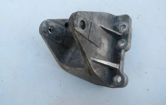Volvo S80 Engine mount bracket 30723110 BQ35A 00777