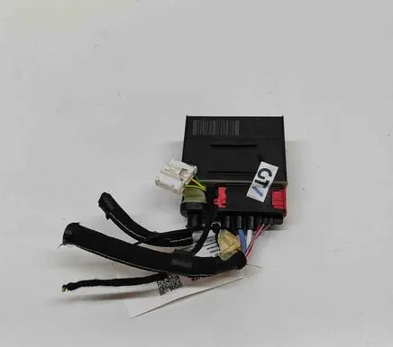 Peugeot 5008 II Coolant fan relay 9801916680