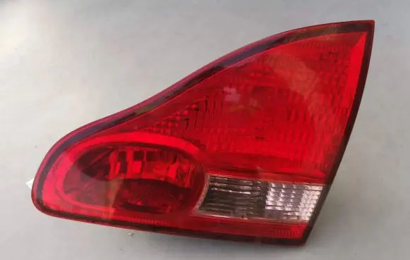 Toyota Avensis Verso Tailgate rear/tail lights 1T0011111