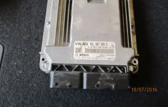 Volkswagen Touran I Engine control unit/module VW04L907309D