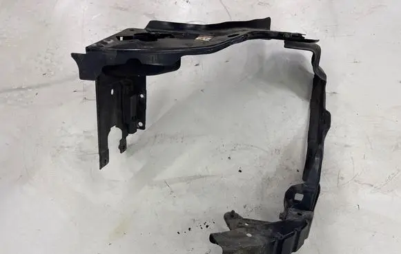 Mercedes-Benz E W211 Headlight/headlamp mounting bracket 