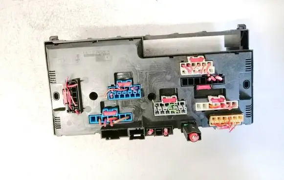BMW 5 GT F07 Fuse box set 016704871 0-1670487-1