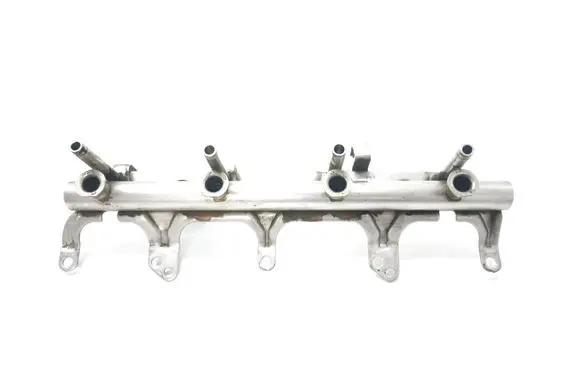 Skoda Octavia Mk2 (1Z) Fuel main line pipe 06J133317G
