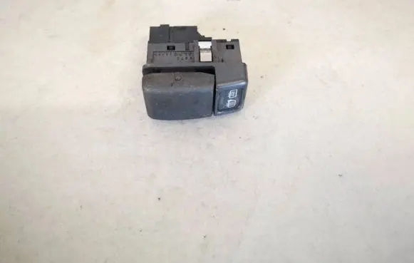Volvo S70 V70 V70 XC Windscreen/window heater switch 9162952 8622023