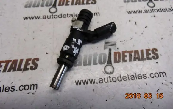 Mercedes-Benz GL X164 Fuel injector A2720780249