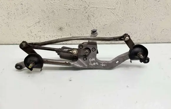 Toyota Auris E180 Front wiper linkage and motor 8511002340