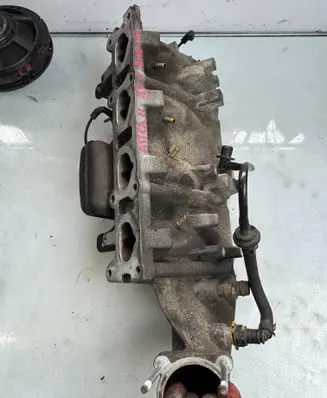 Opel Astra H Intake manifold 55564546
