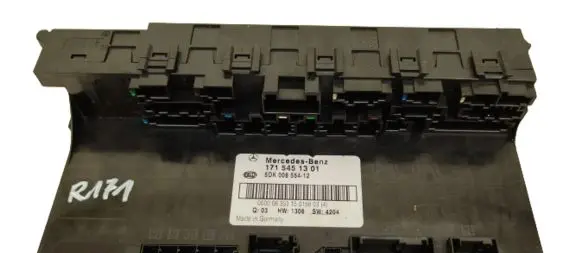 Mercedes-Benz SLK R171 Relay mounting block A1718201601