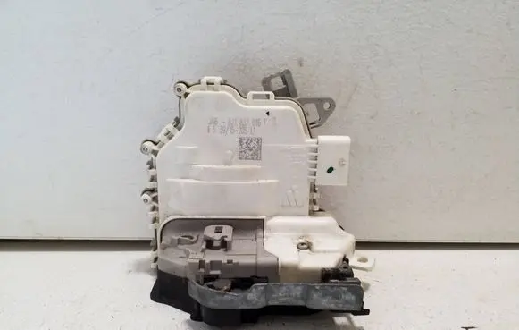Audi Q7 4M Front door lock 8J1837016F