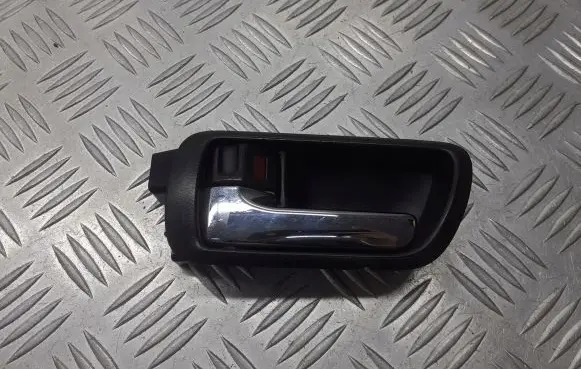 Toyota Corolla Verso E121 Front door interior handle 69206-0F010