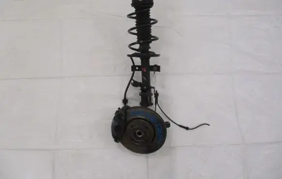 Renault Clio IV Front shock absorber/damper