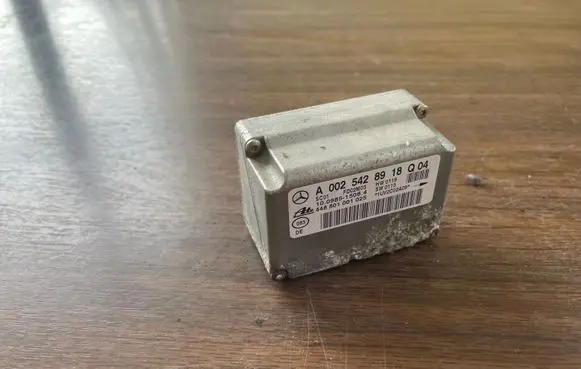 Mercedes-Benz C W203 ESP acceleration yaw rate sensor A0025428918