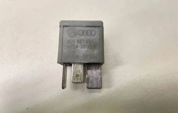 Audi A4 S4 B6 8E 8H Other relay 8D0951253 V23134J52X300