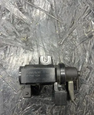 BMW 5 E60 E61 Turbo solenoid valve 7796634 06T031 70057900