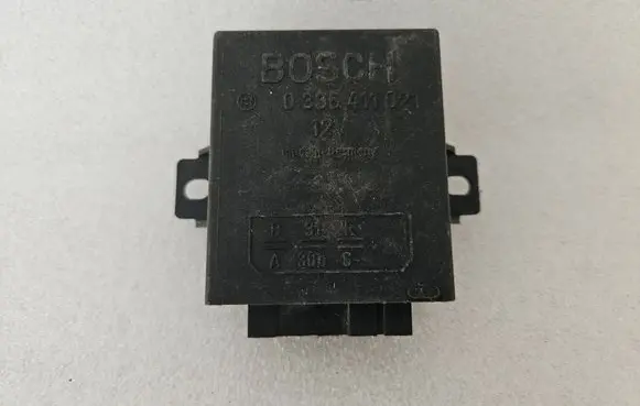 Audi A6 S6 C4 4A Immobilizer control unit/module 0335411021