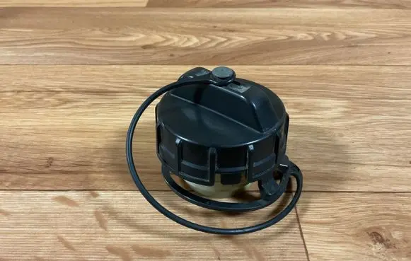Mazda 3 I Fuel tank filler cap 